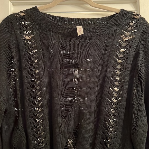 Distressed Sweater - Picture 2 of 3
